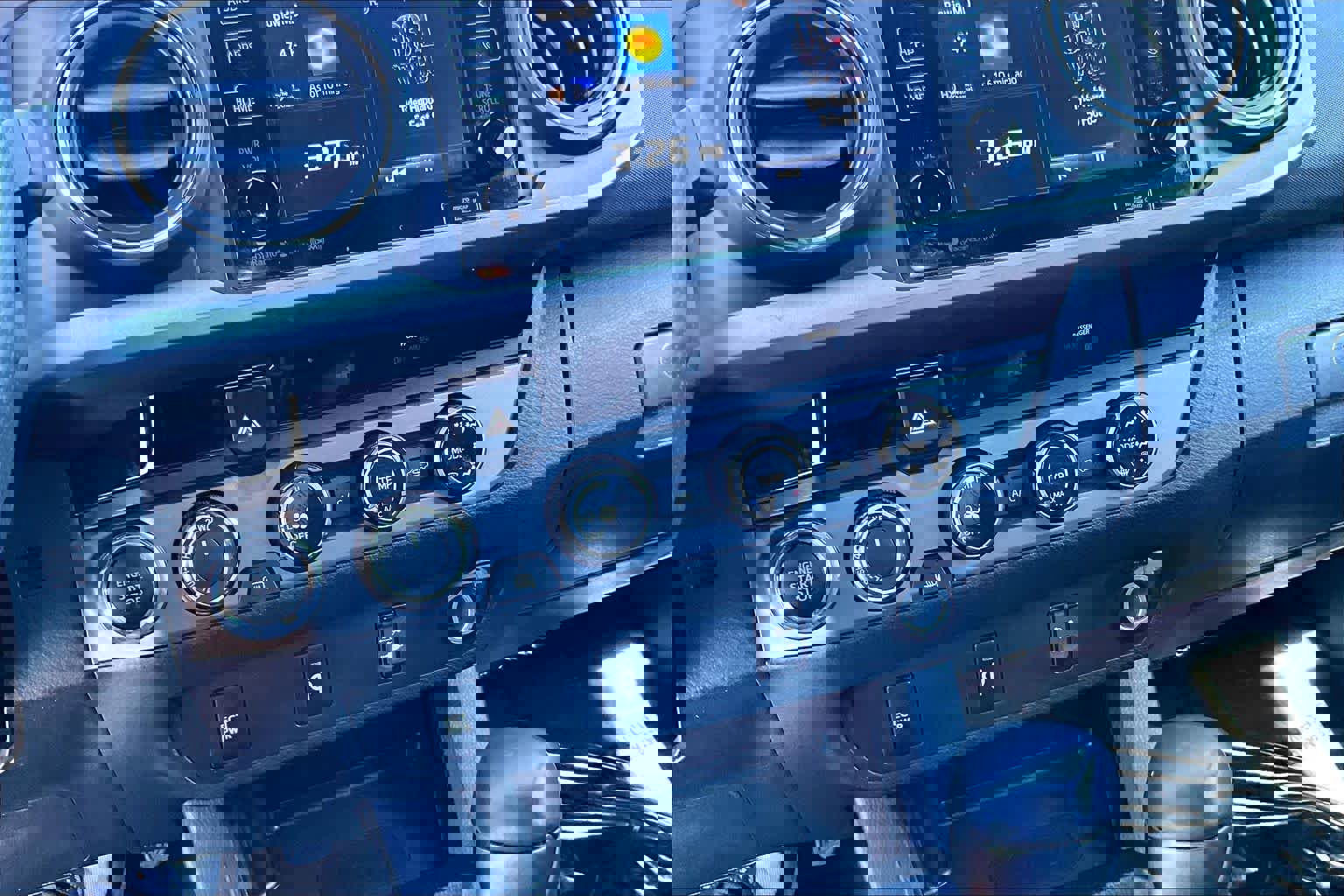 Used 2017 Toyota Tacoma TRD Sport w/ Tow Package (A/T) image 34