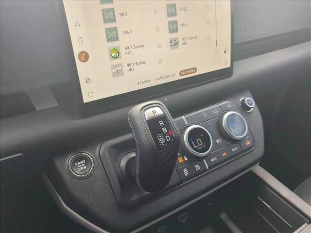 Used 2024 Land Rover Defender 130 X-Dynamic SE AWD/4WD image 12