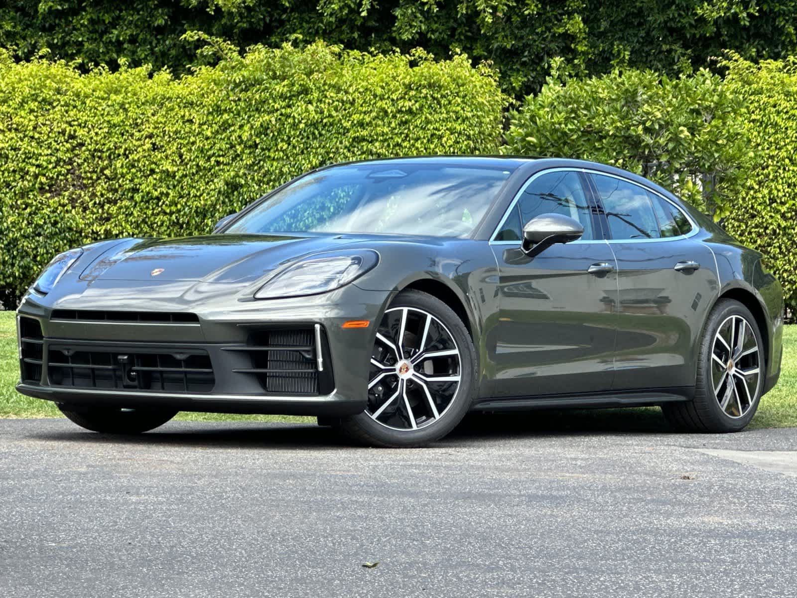 New 2026 Porsche Panamera RWD image 1
