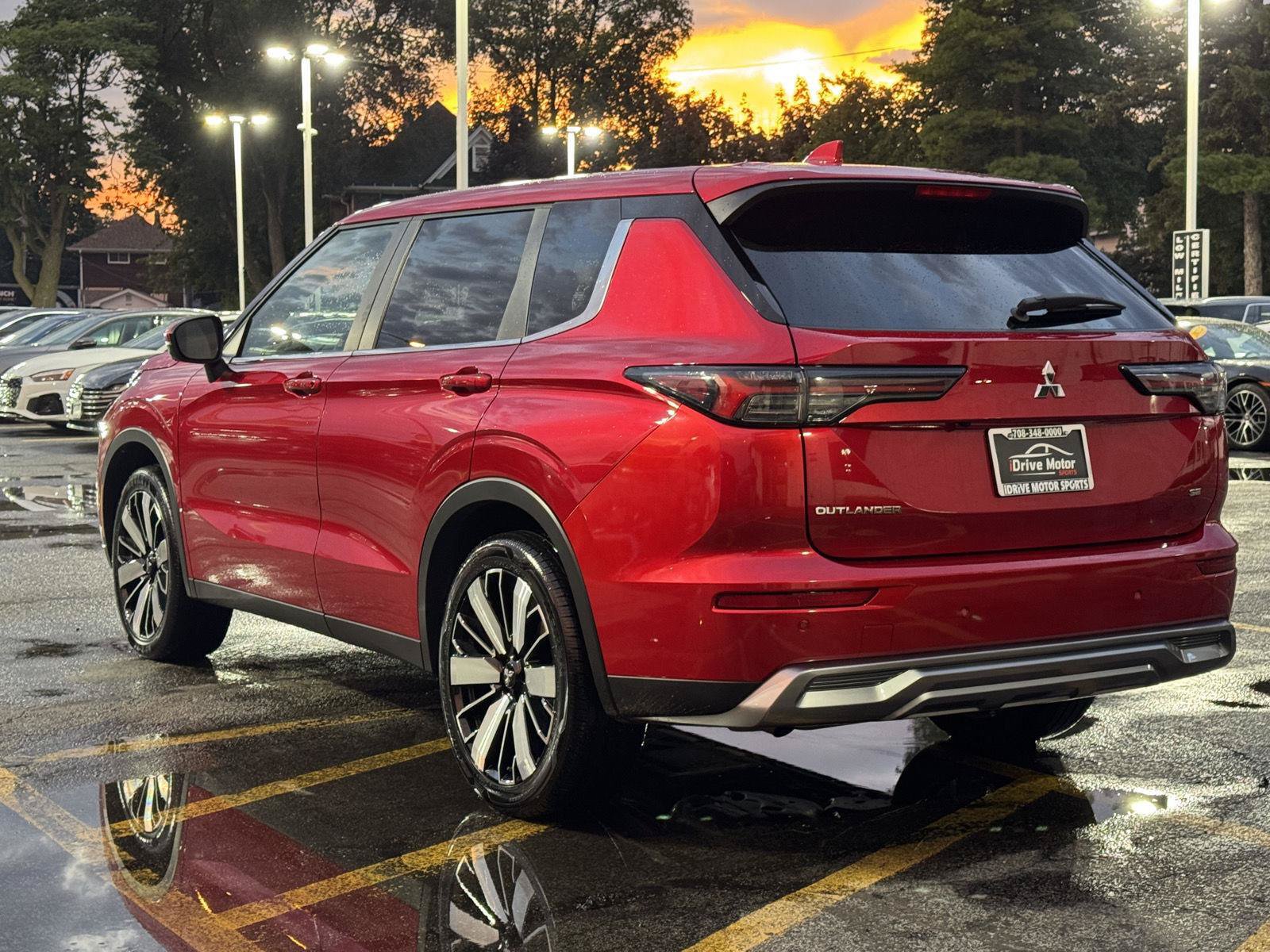 Used 2025 Mitsubishi Outlander LE AWD/4WD image 5