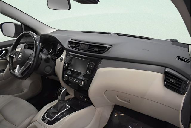 Used 2020 Nissan Rogue Sport SL image 18