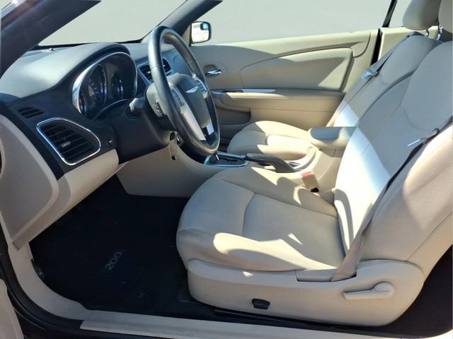 Used 2013 Chrysler 200 Touring FWD image 16