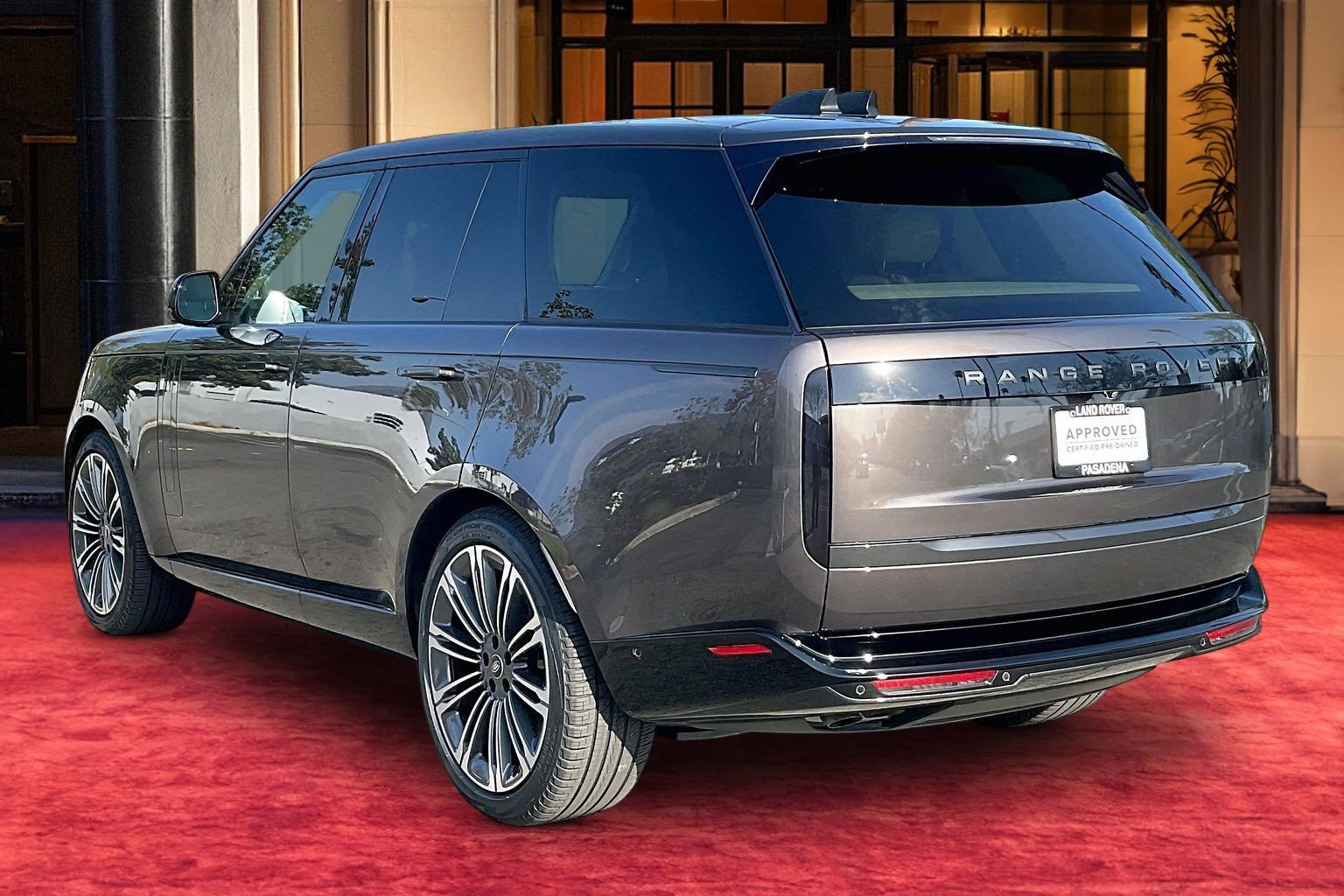 Certified 2024 Land Rover Range Rover SE AWD/4WD image 11