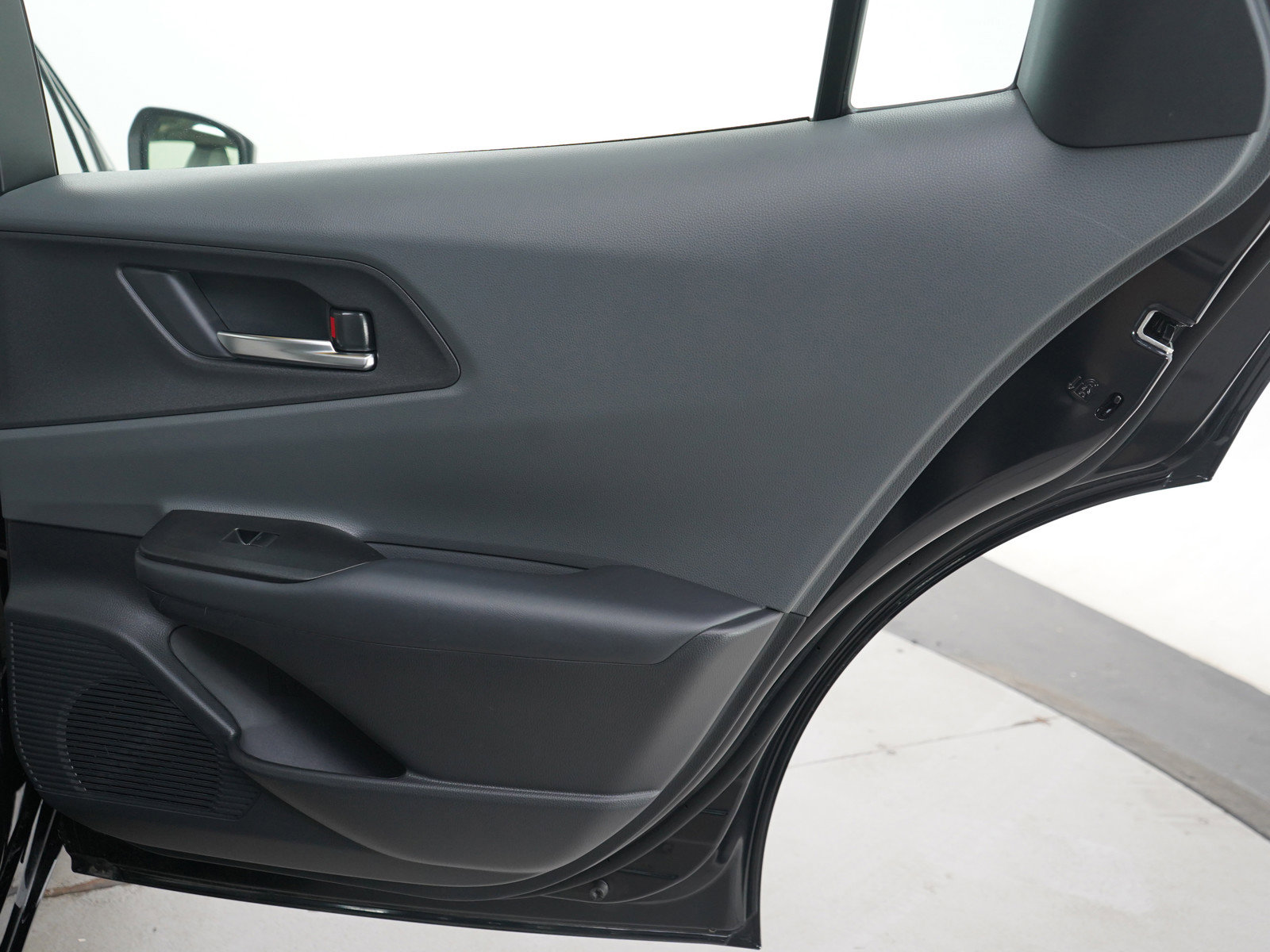 Used 2025 Toyota Prius Limited image 14