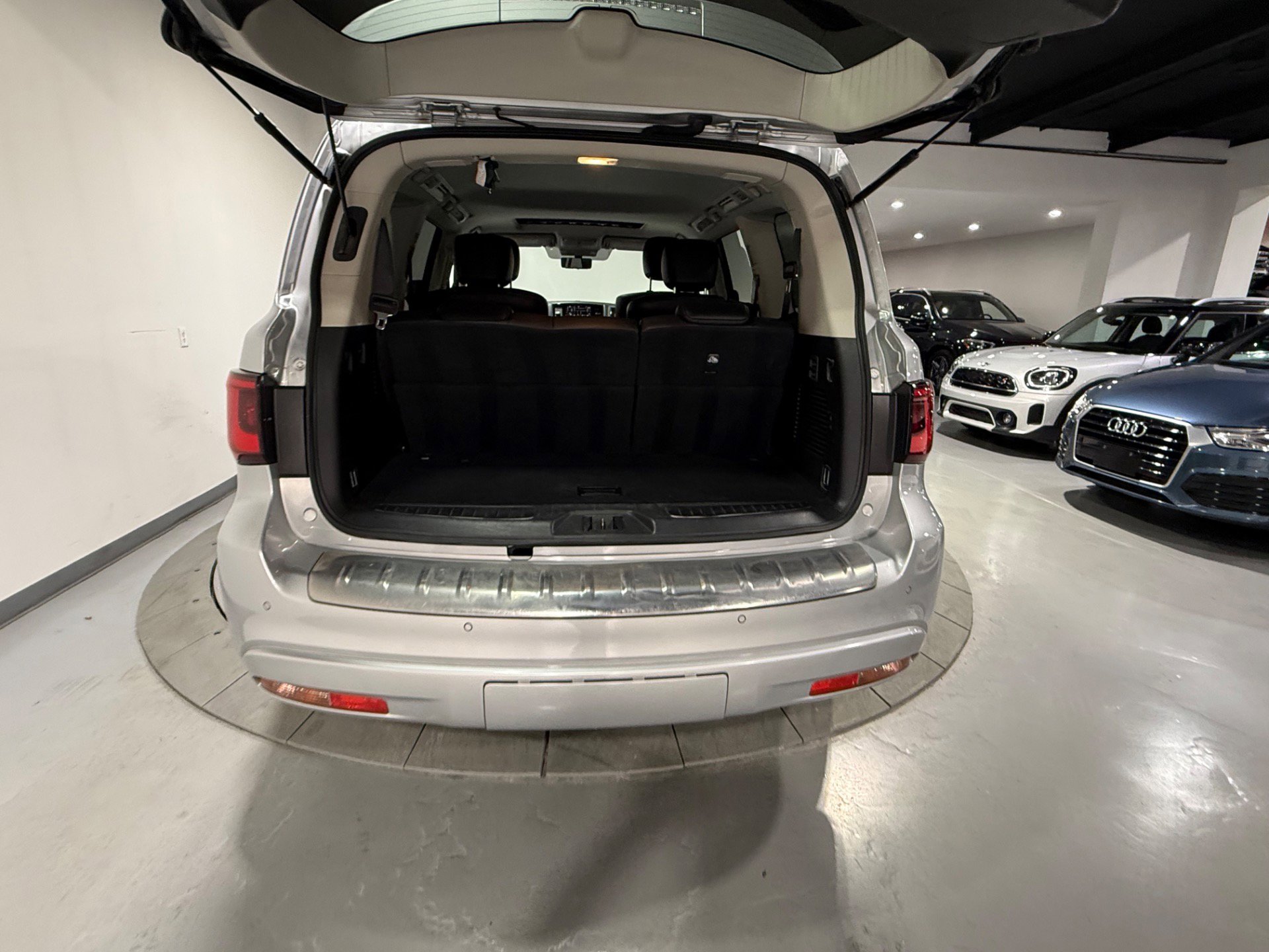 Used 2020 INFINITI QX80 Luxe w/ Proassist Package image 11