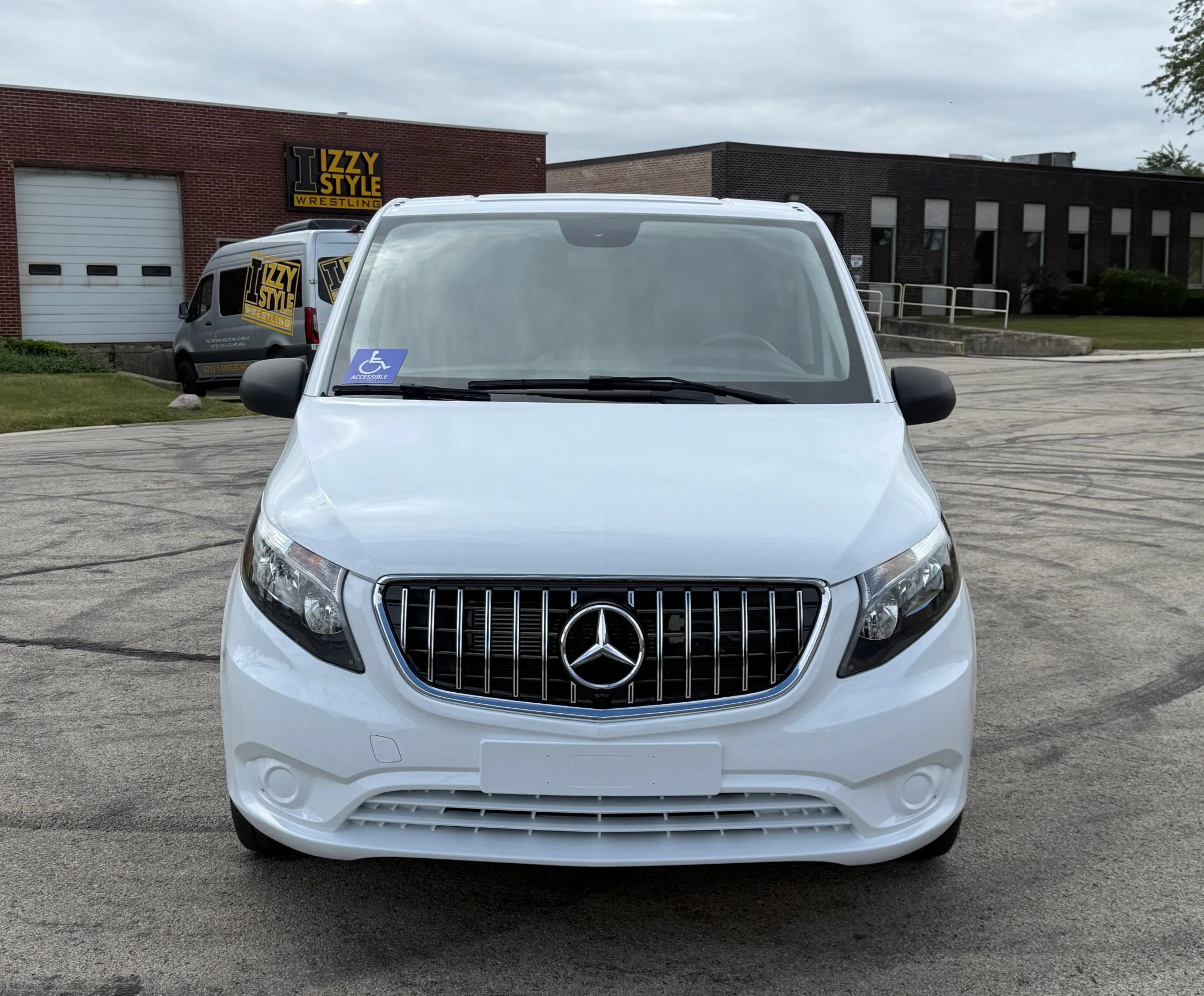 Used 2019 Mercedes-Benz Metris Passenger image 2
