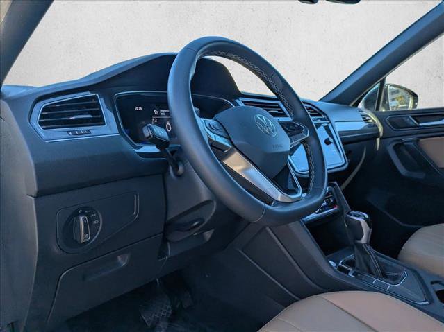Used 2023 Volkswagen Tiguan SE image 10