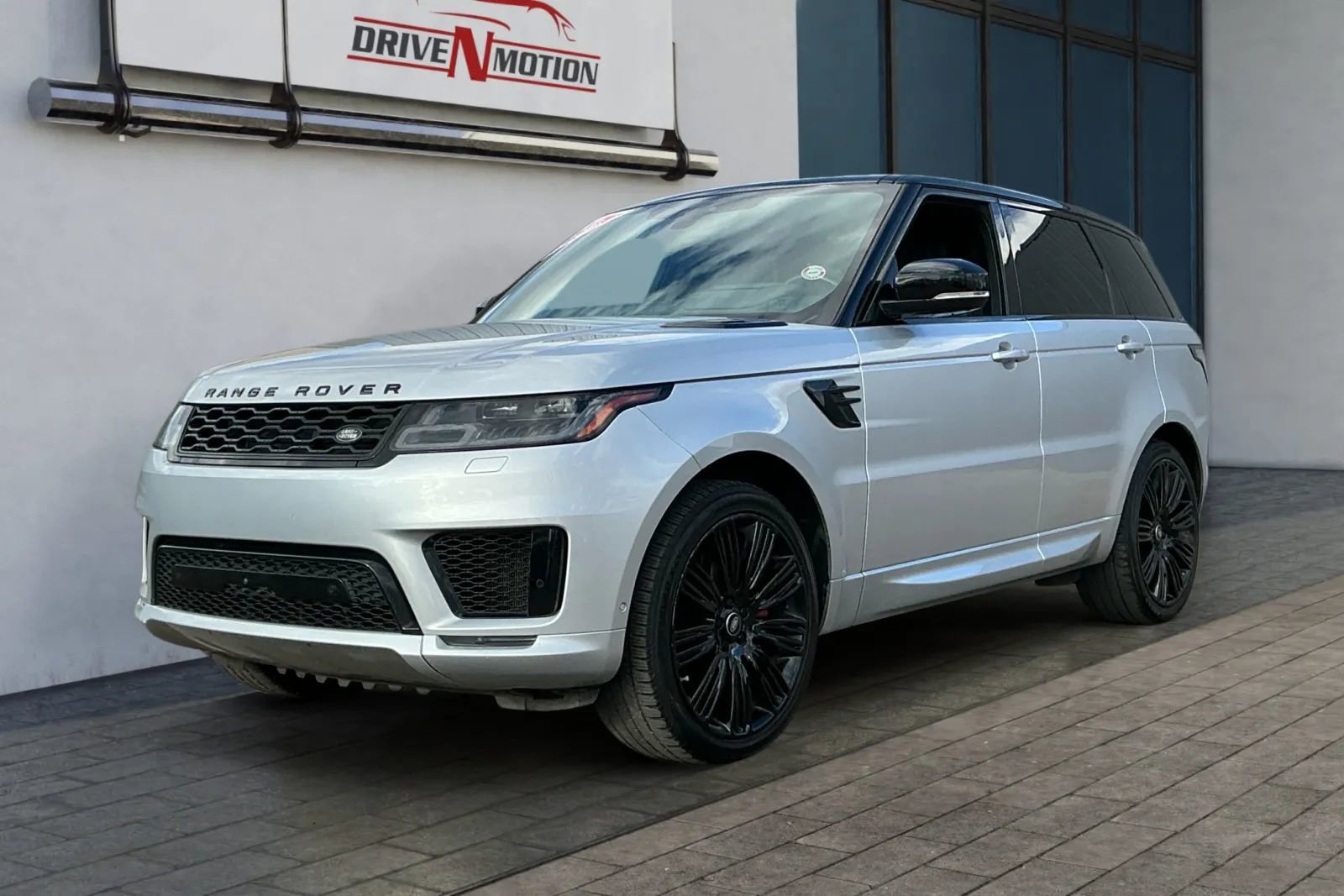 Used 2020 Land Rover Range Rover Sport HSE Dynamic image 6