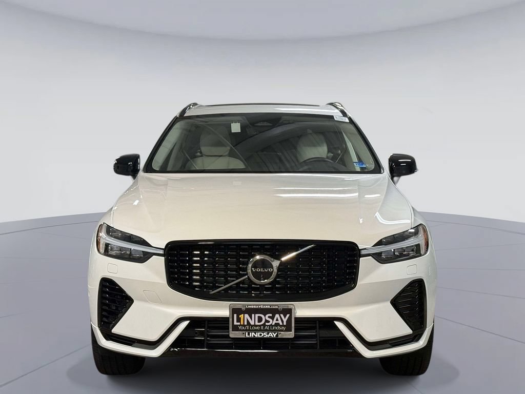 Used 2025 Volvo XC60 T8 Plus w/ Protection Package Premier AWD/4WD image 8
