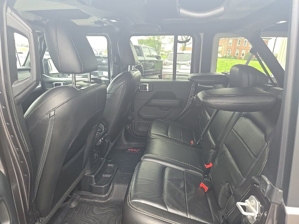 Used 2018 Jeep Wrangler Unlimited Sahara w/ Cold Weather Group image 25