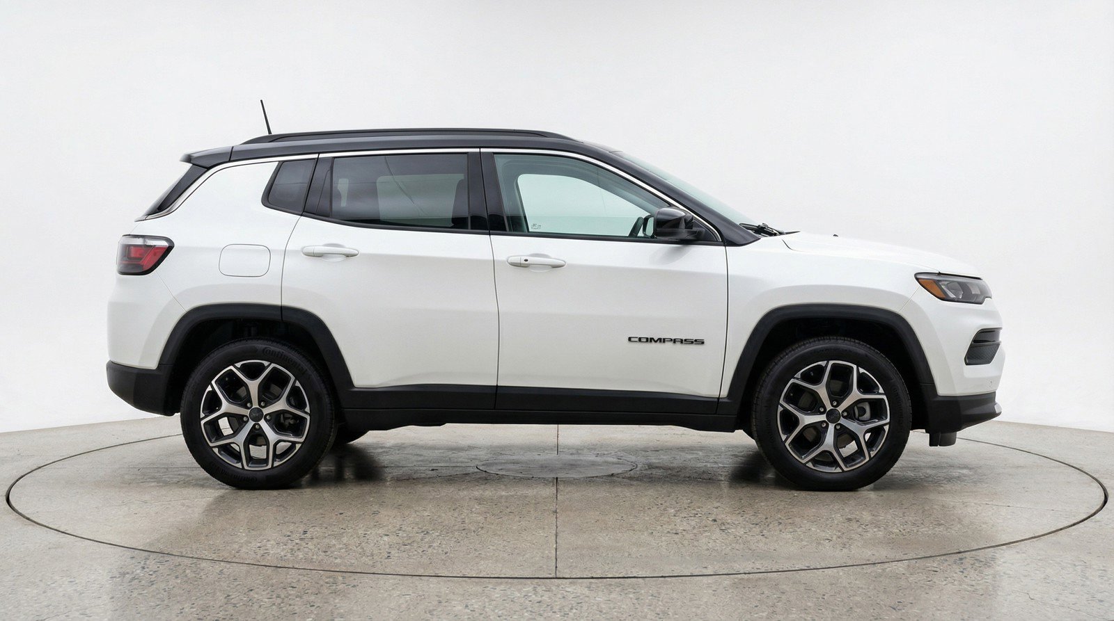 Used 2025 Jeep Compass Limited image 11