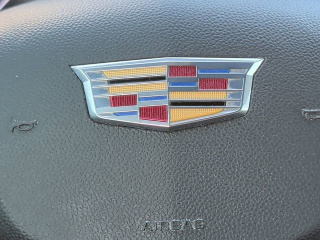 Certified 2023 Cadillac XT4 Luxury w/ Cold Weather Package image 5