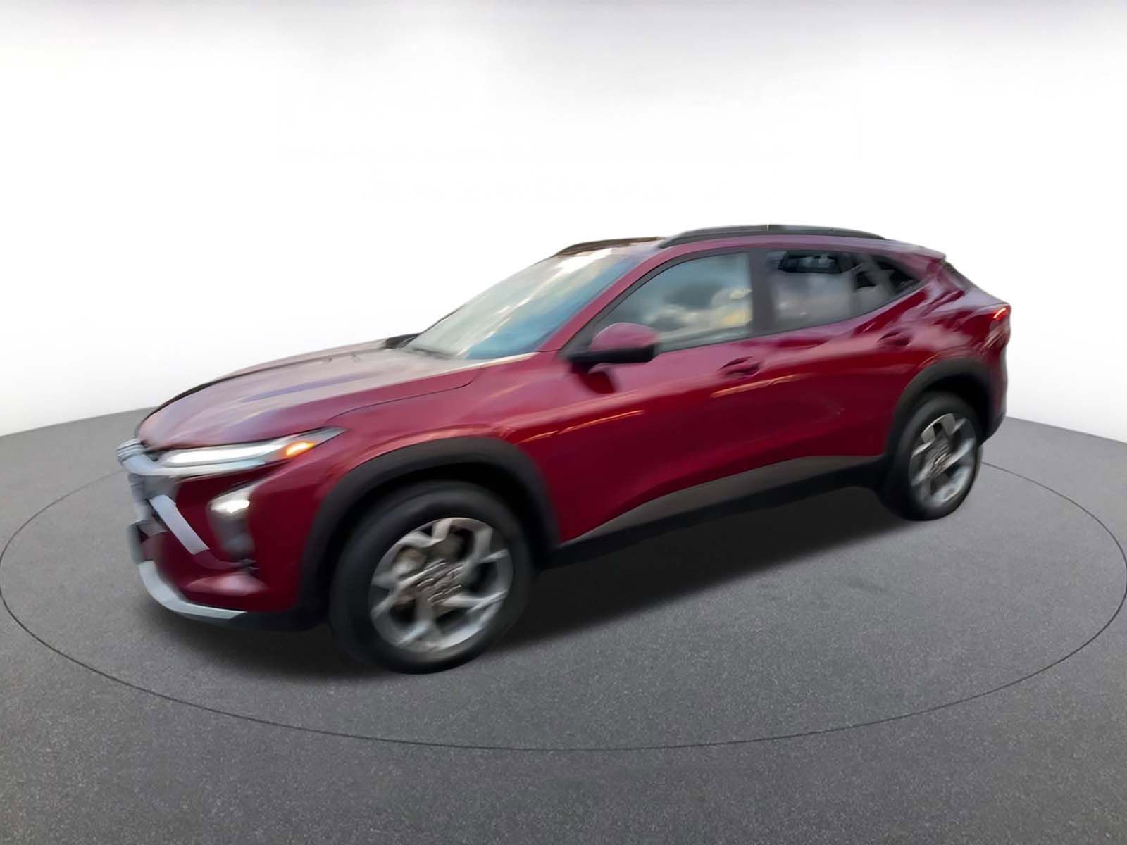 Used 2025 Chevrolet Trax LT w/ LT Convenience Package image 8