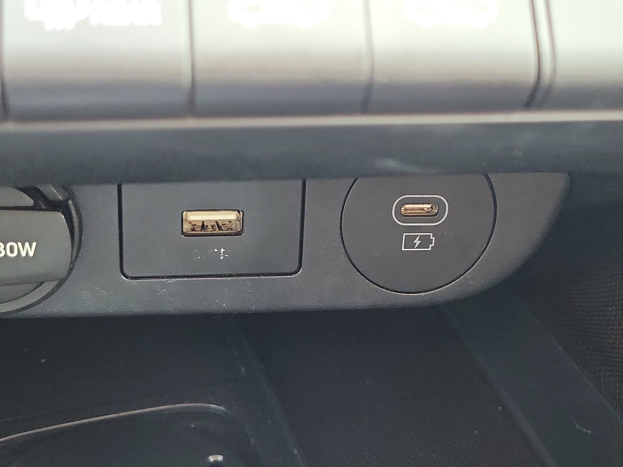 Used 2025 Hyundai Elantra SEL FWD image 19