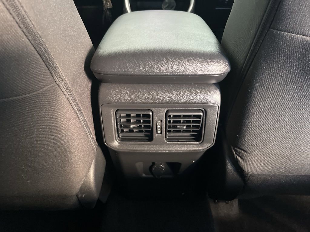 Used 2022 Toyota RAV4 LE AWD/4WD image 25