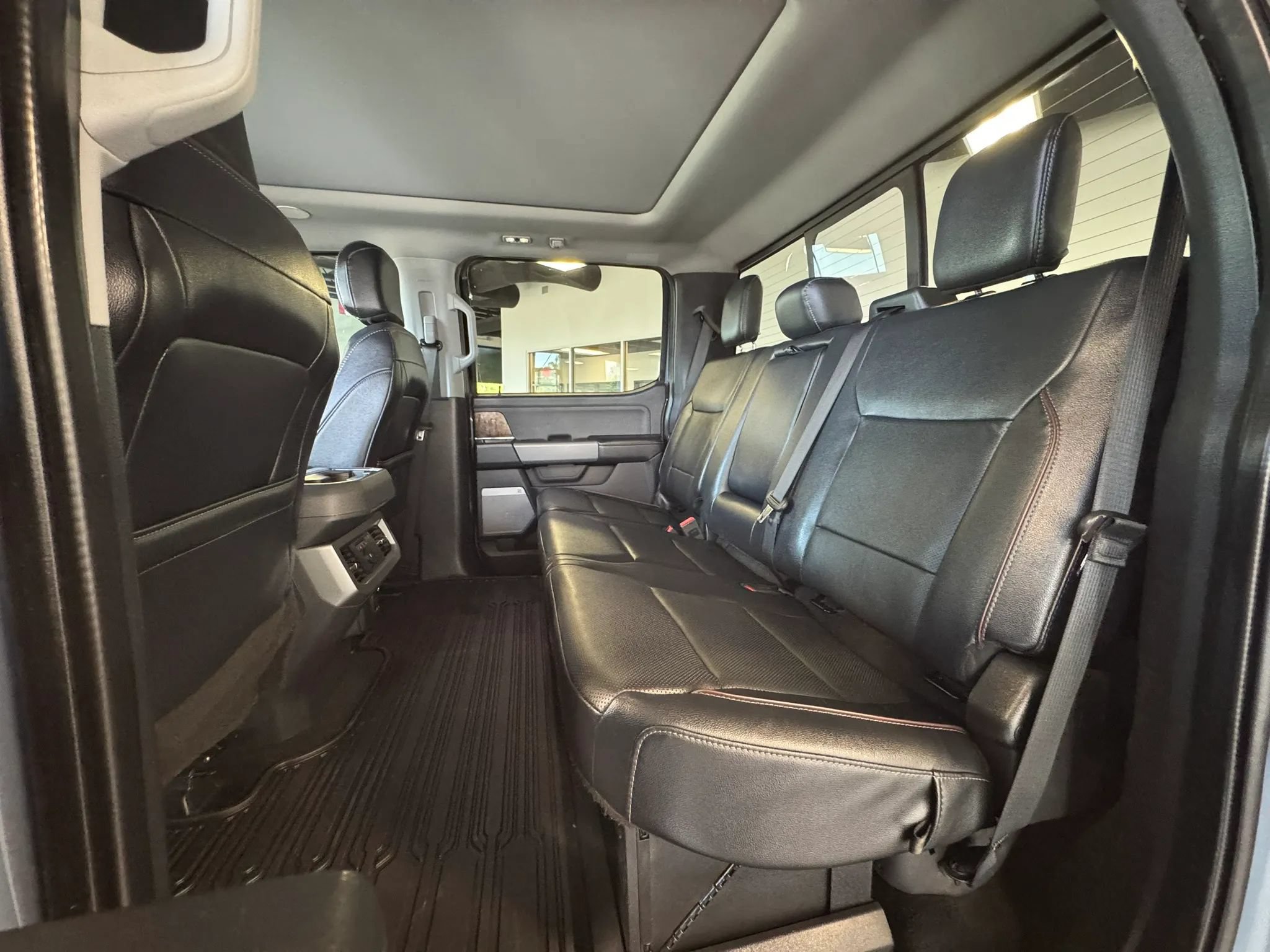 Used 2023 Ford F350 Lariat w/ Lariat Ultimate Package AWD/4WD image 23