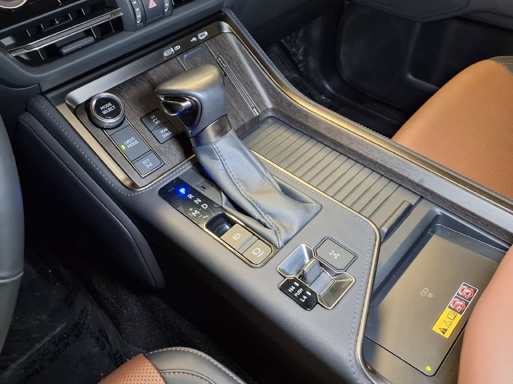 Used 2024 Lexus GX 550 w/ Accessory Package (Z1) AWD/4WD image 6