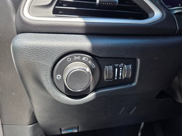 New 2026 Chrysler Voyager LX FWD image 20