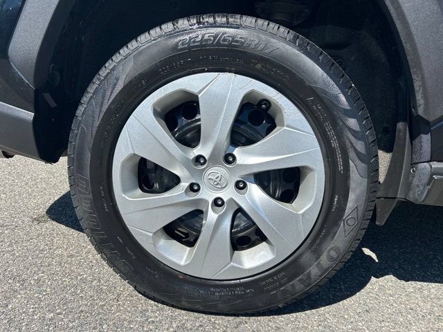 Used 2020 Toyota RAV4 LE w/ All Weather Liner Package AWD/4WD image 18