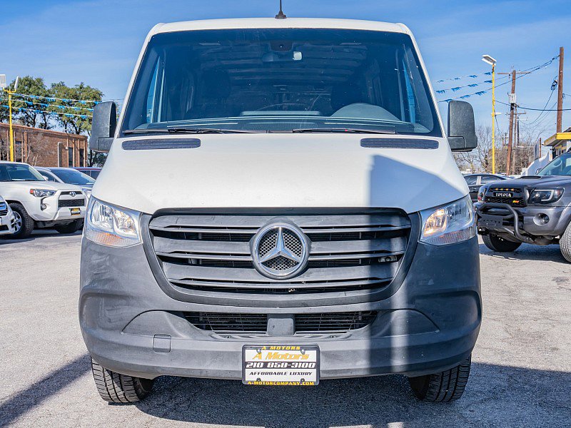 Used 2021 Mercedes-Benz Sprinter 1500 image 2