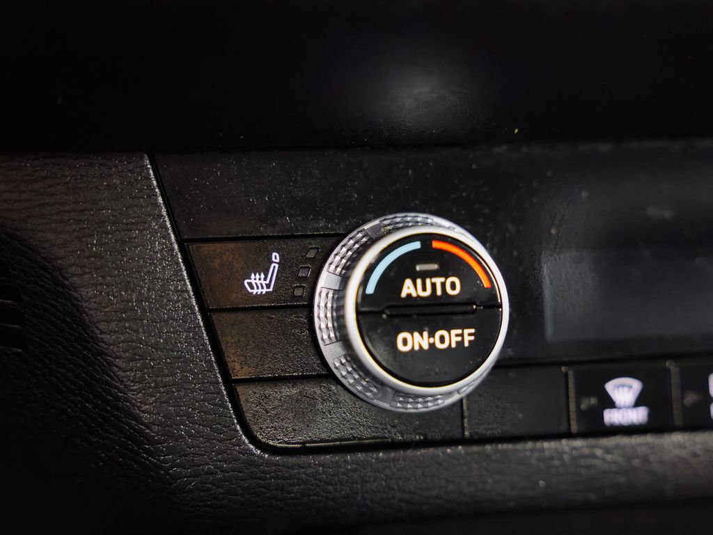 Used 2022 Mitsubishi Outlander SE image 30