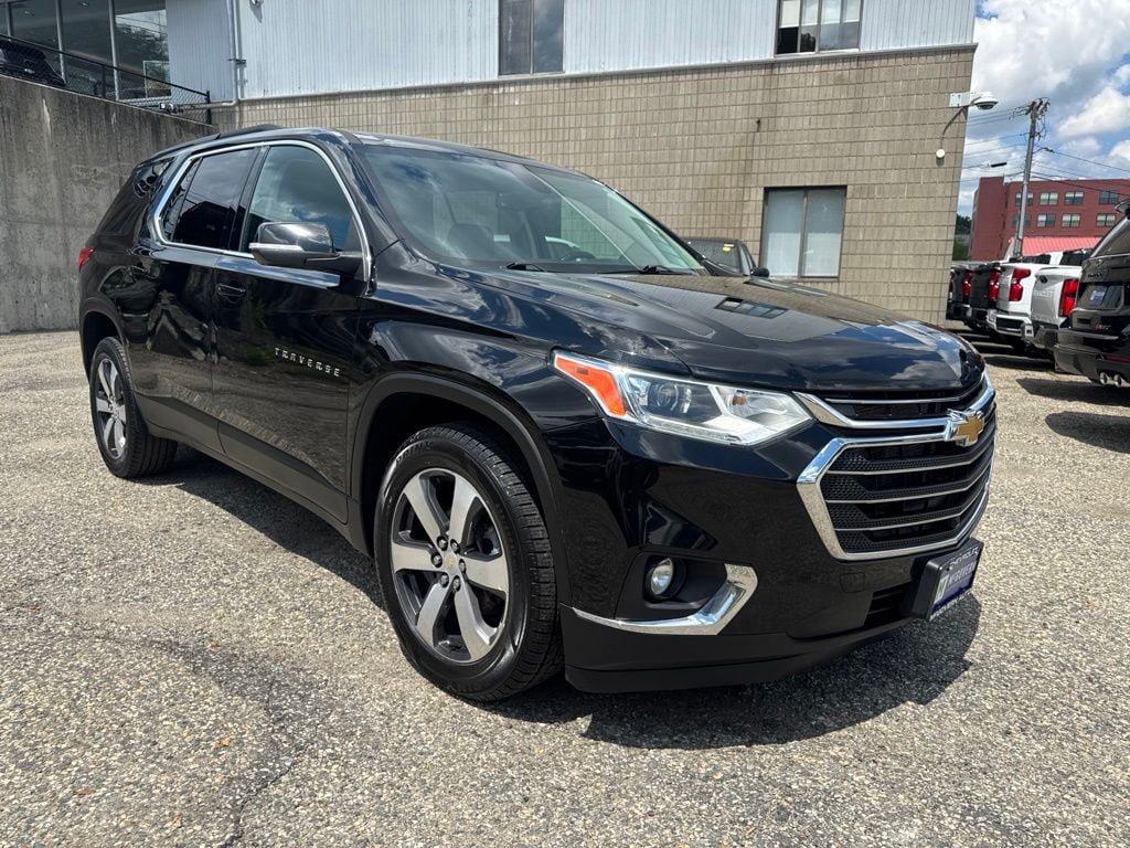 Used 2021 Chevrolet Traverse LT w/ LT Premium Package AWD/4WD image 40
