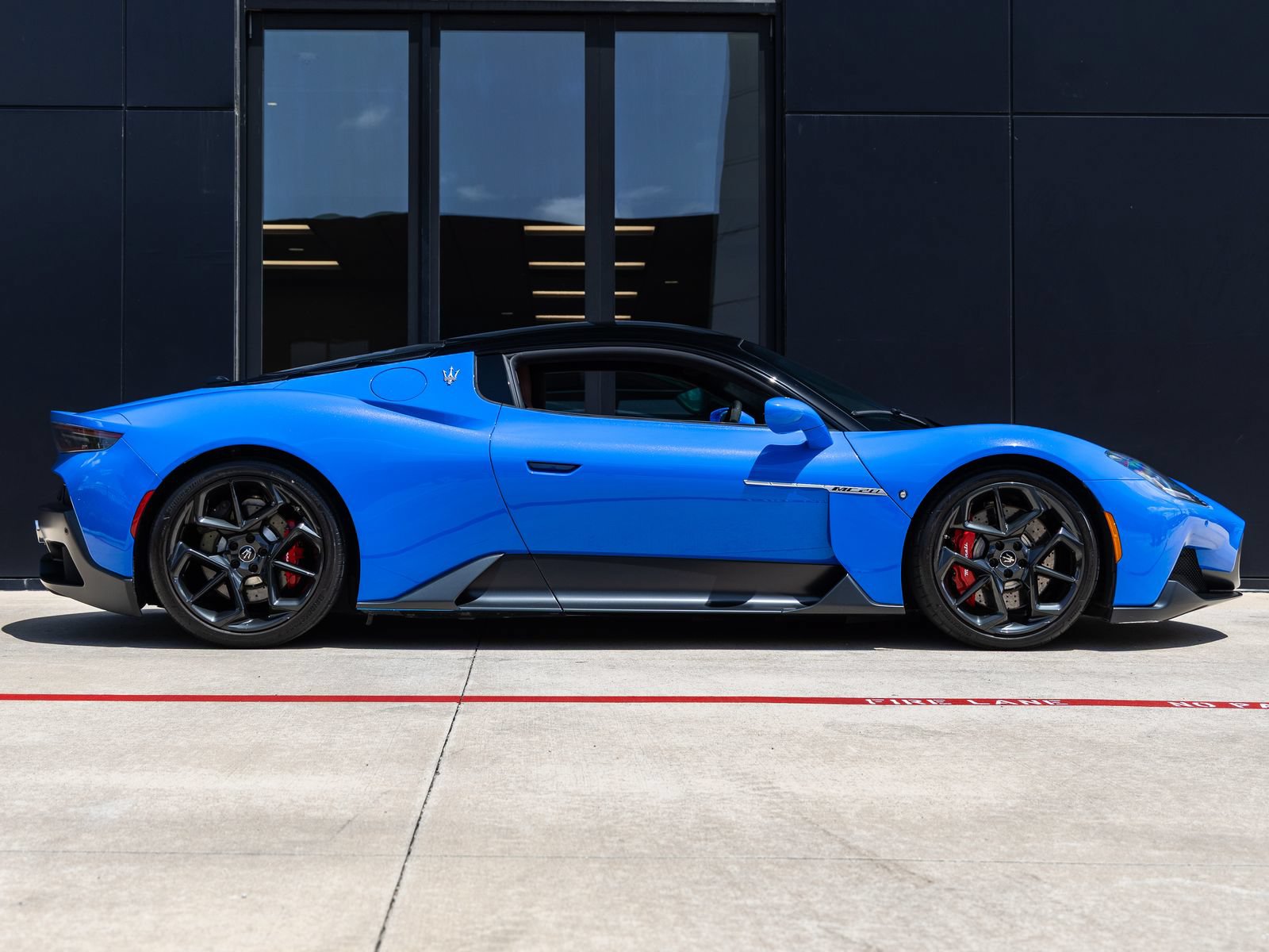 Used 2022 Maserati MC20 Coupe RWD image 11