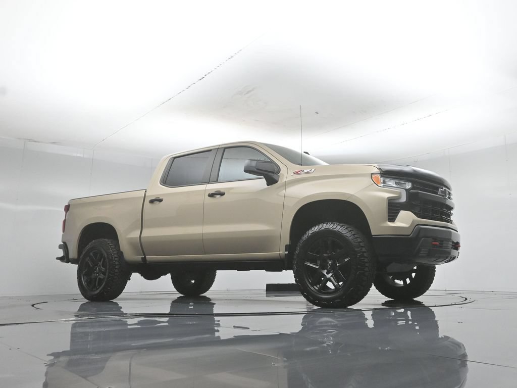 Used 2022 Chevrolet Silverado 1500 LT Trail Boss w/ Convenience Package II AWD/4WD image 3