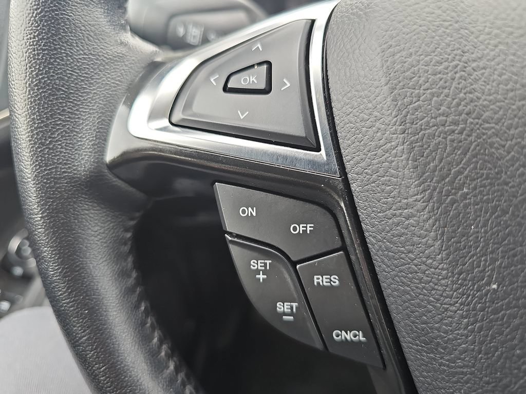 Used 2024 Ford Edge SEL AWD/4WD image 16