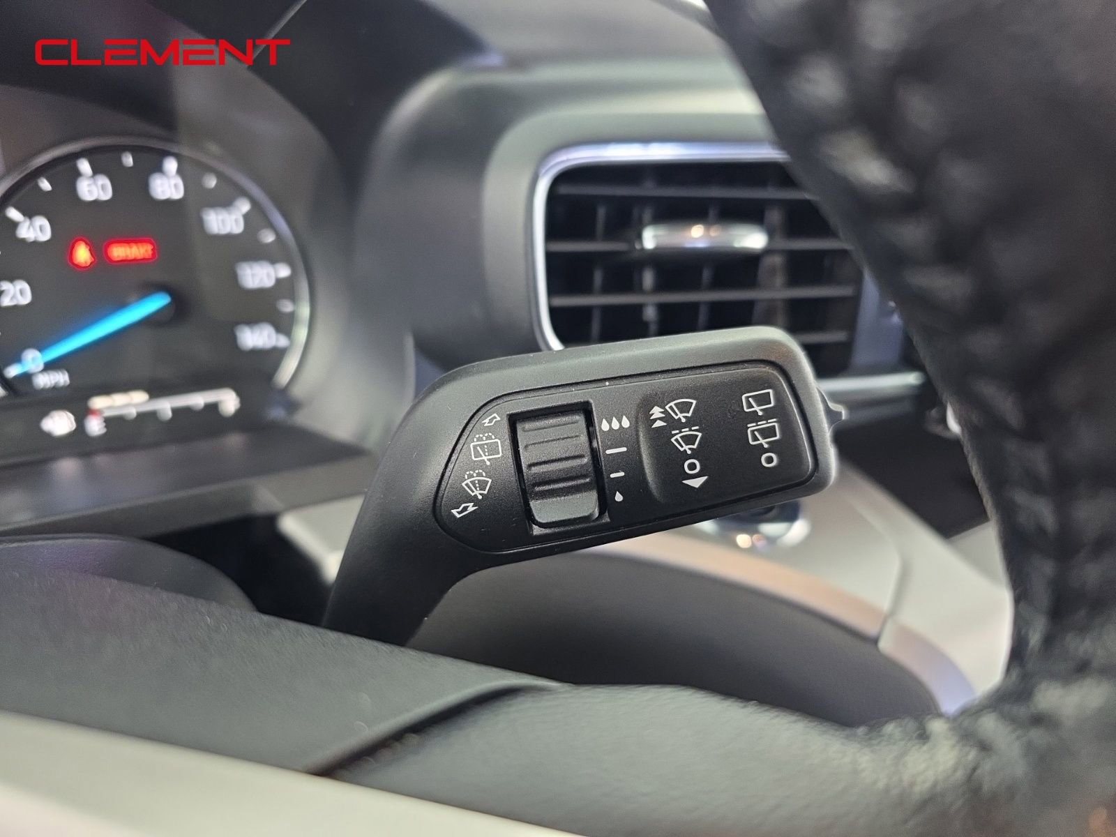 Used 2022 Ford Explorer XLT w/ Equipment Group 202A image 12