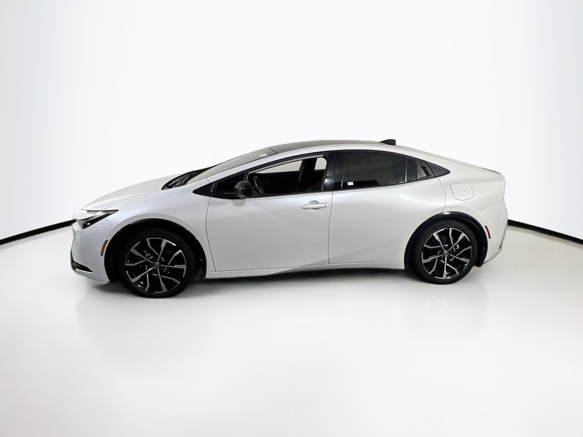 Used 2024 Toyota Prius Prime Premium w/ Advanced Technology Package image 8