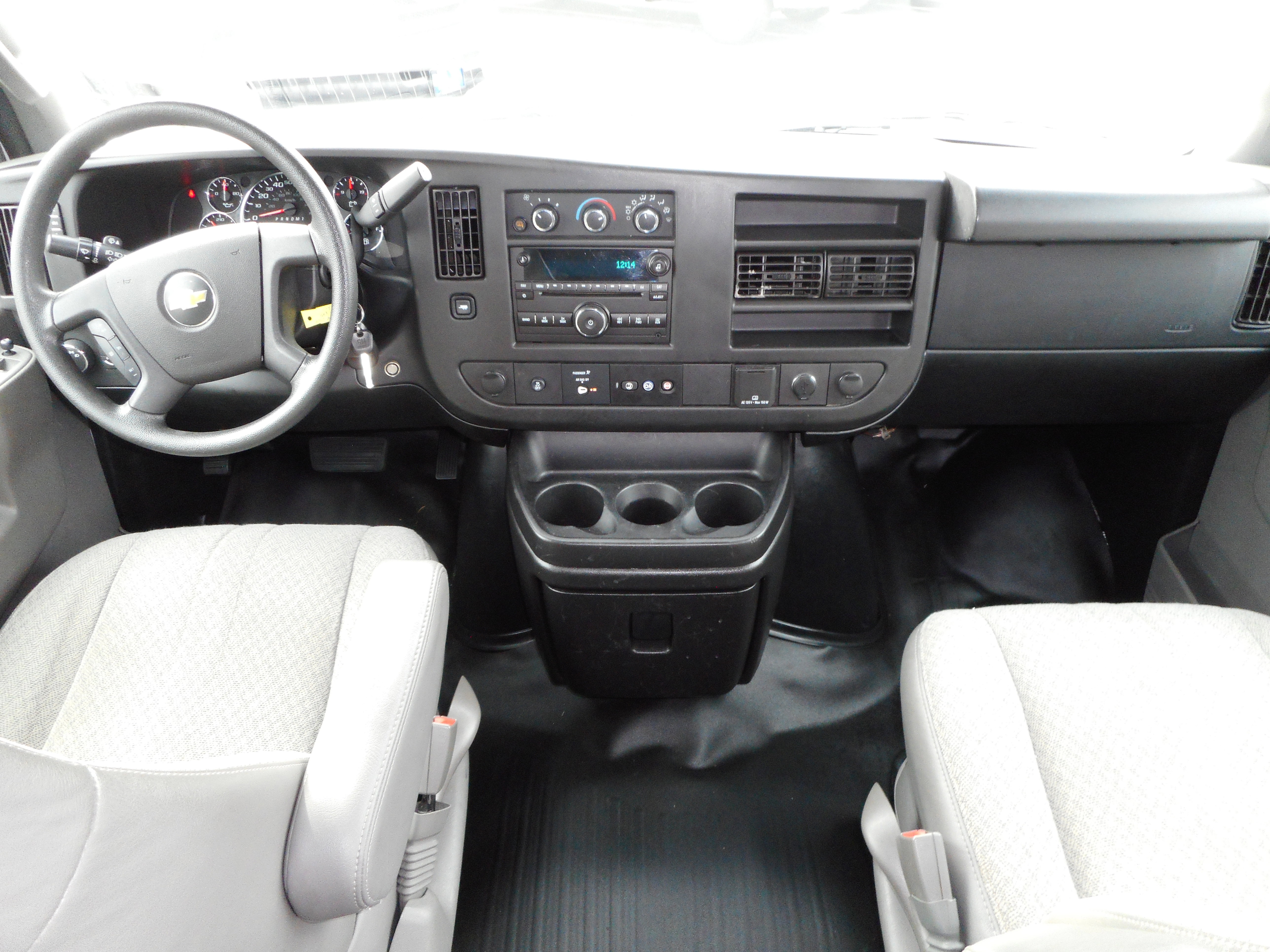 Used 2017 Chevrolet Express 2500 LS RWD image 23