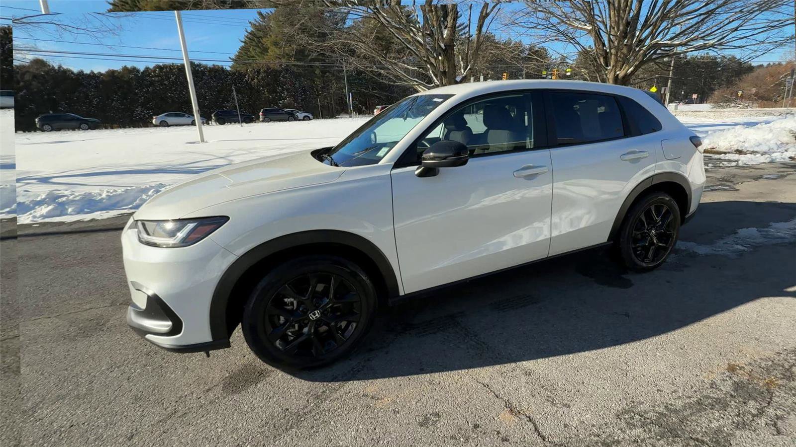 Used 2025 Honda HR-V Sport image 4