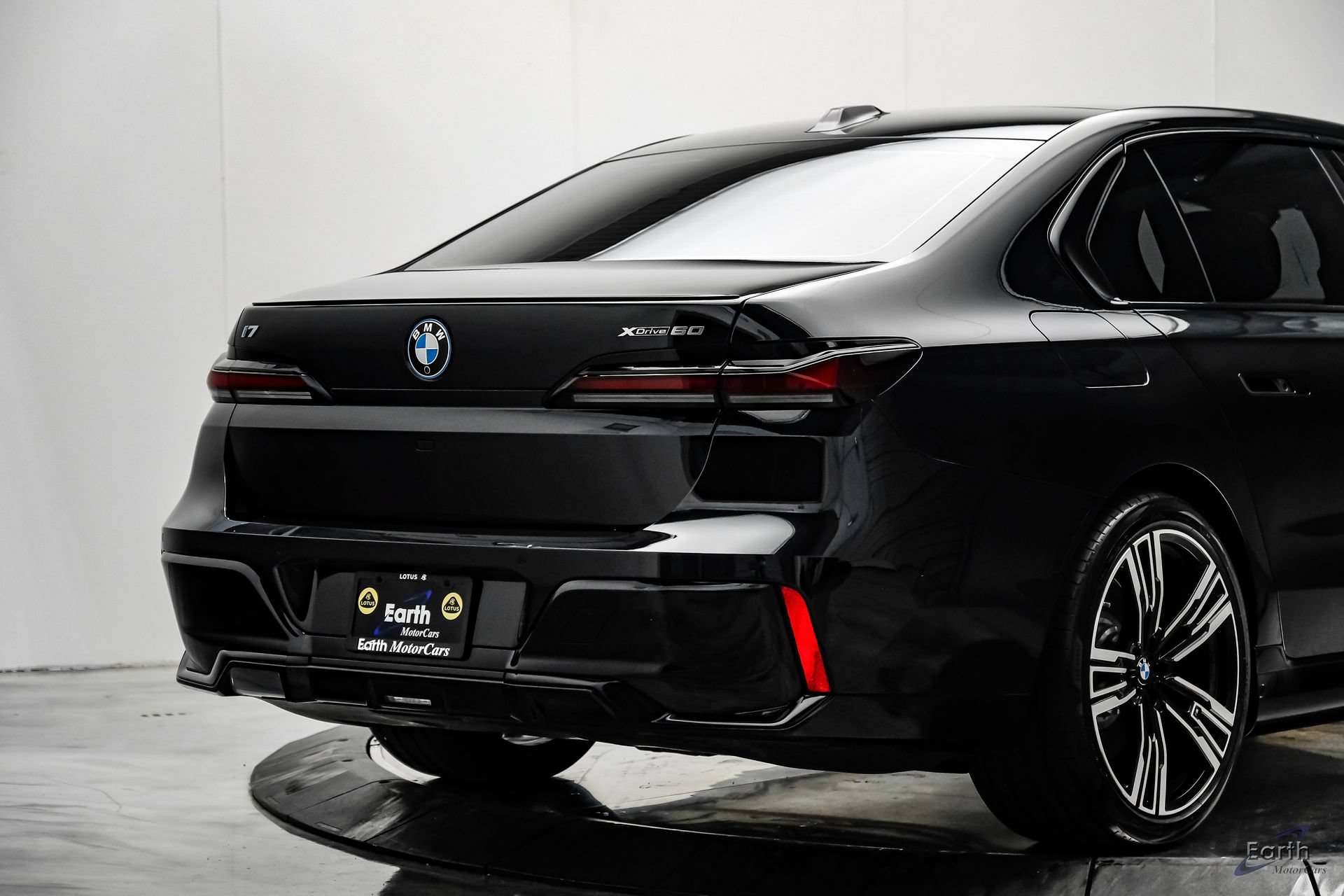 Used 2025 BMW i7 xDrive60 w/ Executive Package AWD/4WD image 19