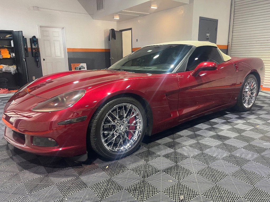 Used 2007 Chevrolet Corvette Convertible w/ Preferred Equipment Group image 2