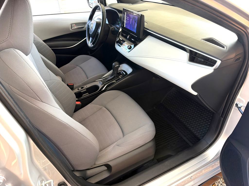 Used 2024 Toyota Corolla SE image 27