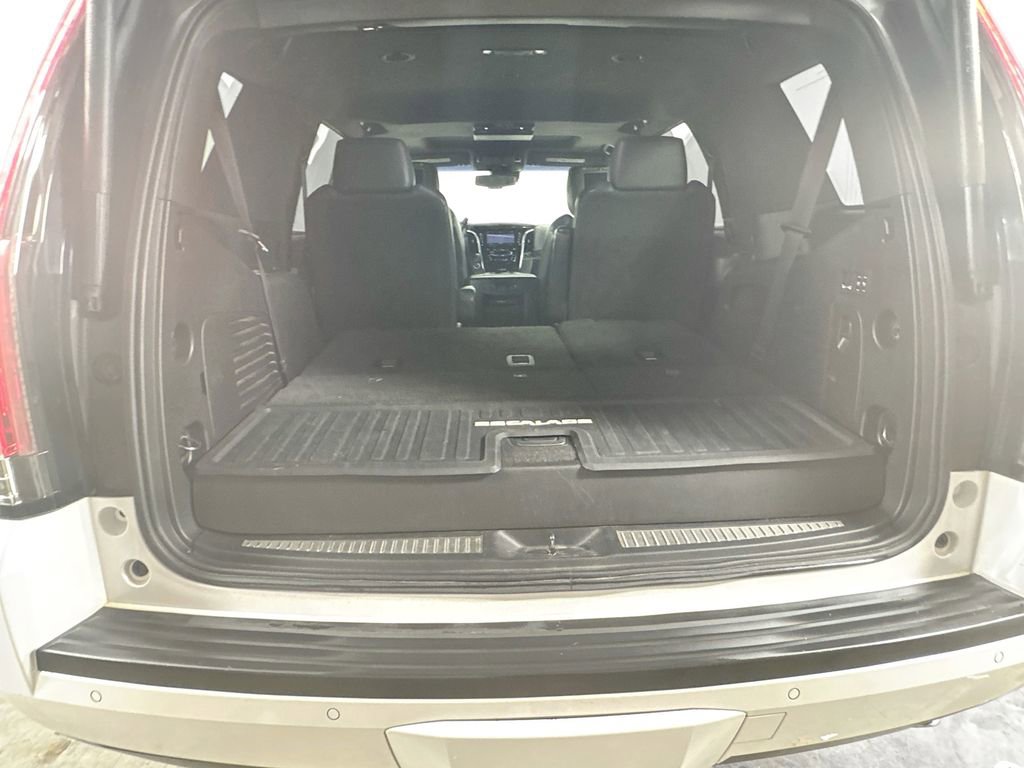 Used 2016 Cadillac Escalade Platinum image 29