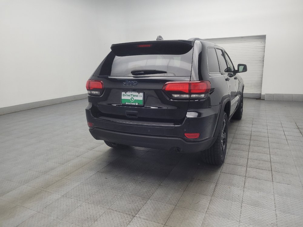 Used 2018 Jeep Grand Cherokee Laredo AWD/4WD image 9