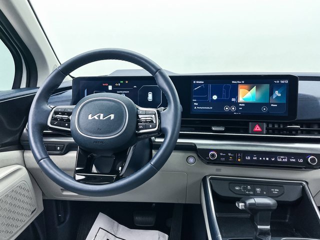 Used 2025 Kia Carnival SX Prestige image 8