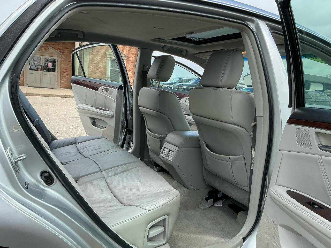 Used 2010 Toyota Avalon XL image 16