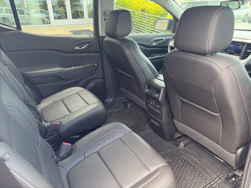 Used 2023 GMC Acadia SLT w/ Elevation Edition FWD image 15
