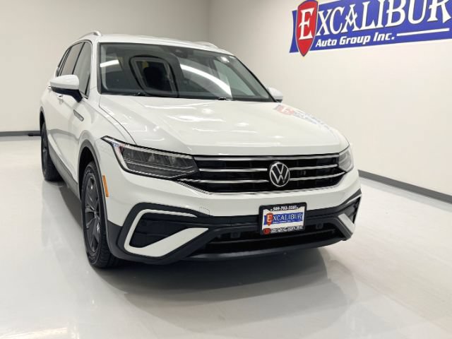 Used 2024 Volkswagen Tiguan SE AWD/4WD image 2