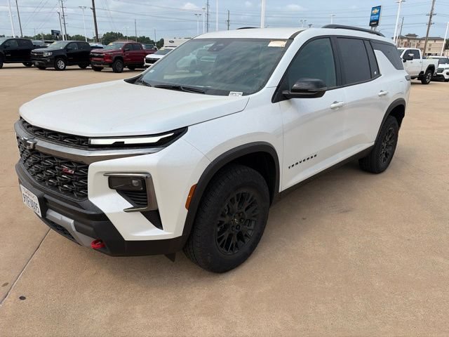 Used 2025 Chevrolet Traverse Z71 w/ LPO, Floor Liner Package AWD/4WD image 5