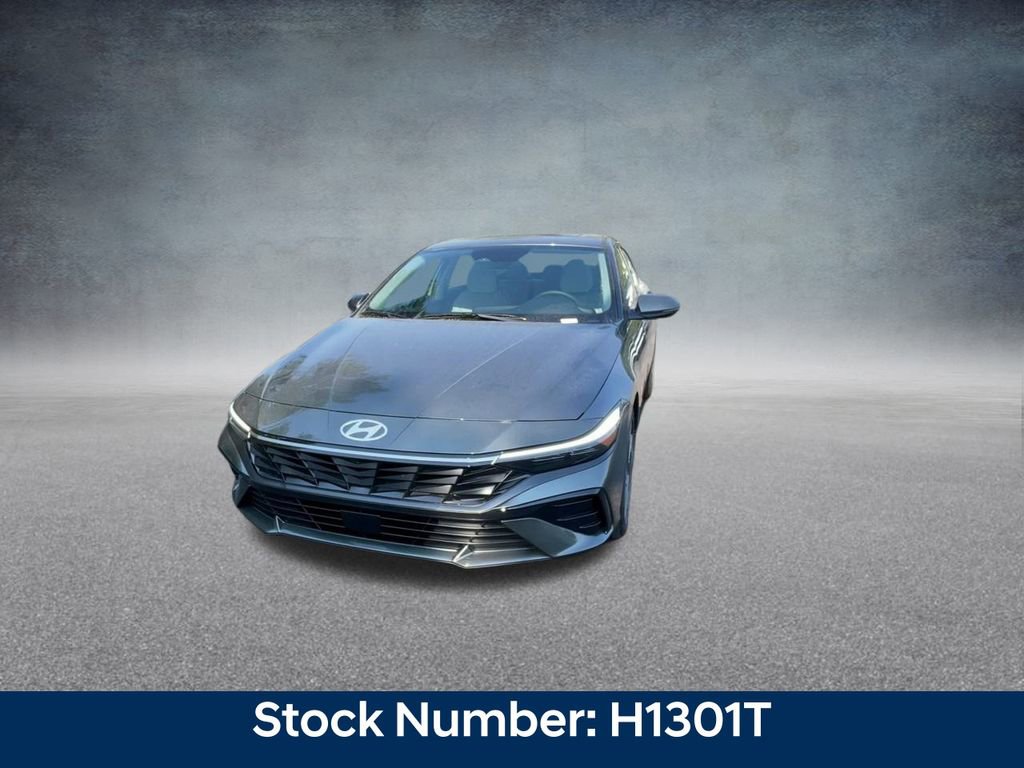 New 2025 Hyundai Elantra Limited image 6