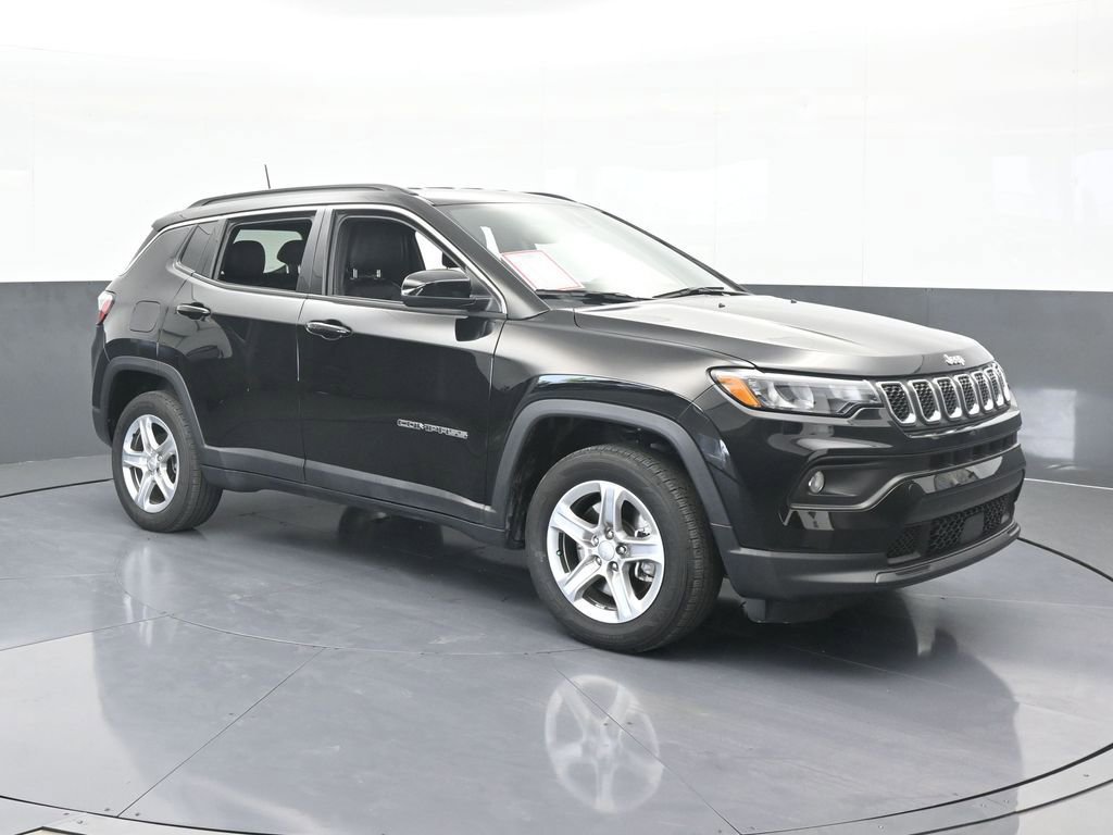 Used 2024 Jeep Compass Latitude image 8