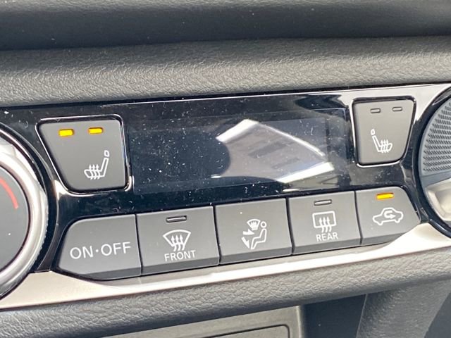 New 2025 Nissan Versa SR w/ Trunk Package image 19