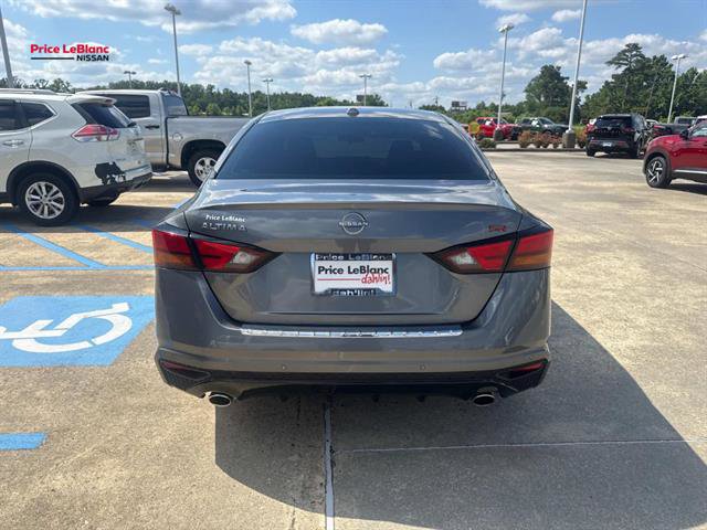 Used 2023 Nissan Altima 2.5 SR w/ SR Premium Package FWD image 6