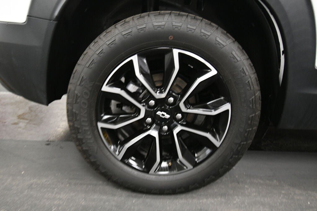 Used 2024 Chevrolet TrailBlazer ACTIV w/ Convenience Package AWD/4WD image 30