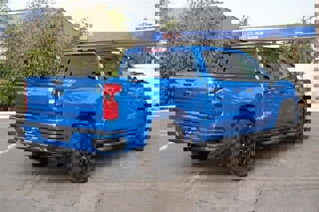 Used 2025 Chevrolet Silverado 1500 Custom image 4