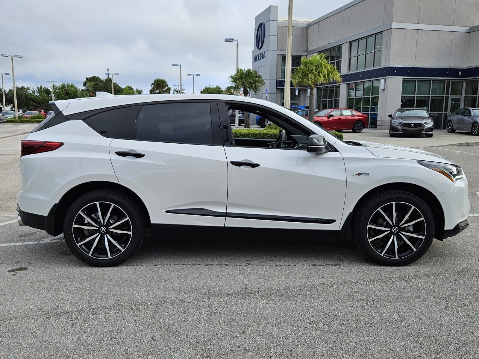 New 2025 Acura RDX A-Spec image 3